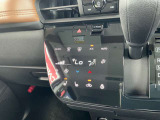 スマートフォンのように軽くタッチするだけで操作できるオートエアコンです。