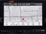 【メーカー純正ナビ】インテリアに溶け込むスタイリッシュな「専用設計」メーカーナビを装備♪視認性や操作性など基本性能にも優れ、より上質なカーライフをお楽しみいただけます。