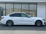 BMWを熟知したメカニックによる、360度の納車前点検。ドイツ本国と同様の教育・訓練を受けたメカニックが徹底的に点検、整備した後にお客様にお引渡しします。