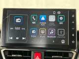 【9インチスマホ連携ディスプレイオーディオ】 対応しているスマホアプリを大画面で使えます!フルセグテレビやラジオの視聴、Bluetooth接続による音楽鑑賞、ハンズフリー通話なども利用可能です。