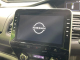 【メーカー純正ナビ】インテリアに溶け込むスタイリッシュな「専用設計」メーカーナビを装備♪視認性や操作性など基本性能にも優れ、より上質なカーライフをお楽しみいただけます。