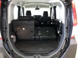 後席シートが6:4に分割となり乗車スペースも確保しながら長い荷物も積み込めます!