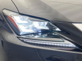 【三眼LEDヘッドライト】スタイリッシュな見た目の三眼LEDヘッドライトを装備♪スタイルだけでなく、夜間の走行も視界良好で安心してお乗りいただけます。
