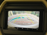 【バックカメラ】駐車時に後方がリアルタイム映像で確認できます。大型商業施設や立体駐車場での駐車時や、夜間のバック時に大活躍!運転スキルに関わらず、今や必須となった装備のひとつです!