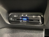 いまや快適なカーライフに欠かせないETCが付いています。