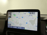 【ディスプレイオーディオ】・・・大型ディスプレイに各種オーディオ機能(AM/FMチューナー、Bluetooth対応)とスマートフォン連携機能を搭載。