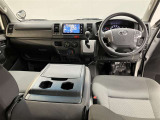弊社の商品車両は横浜本牧にあります本部で隅々までチェックを行い、トヨタの厳しい商品基準をクリアした厳選した車両を展示しています。