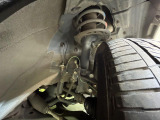 お車を安心してお乗りいただく為には、足回りの定期点検が欠かせません。サービスサポート(有償保証)では無料点検もご提供しており、安心のカーライフをお過ごしいただけるサポート体制が整っています。
