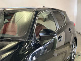 レクサス車らしい細部までこだわった高級感と見る人を一目で虜にするエモーショナルな魅力を持ち合わせております。