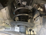 お車を安心してお乗りいただく為には、足回りの定期点検が欠かせません。サービスサポート(有償保証)では無料点検もご提供しており、安心のカーライフをお過ごしいただけるサポート体制が整っています。