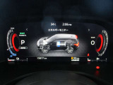 ■視認性の高い5インチの大型カラーディスプレイに走行支援、運転支援、駐車支援、セーフティーシールドモニターが表示されます。