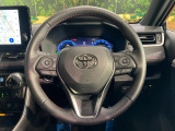 【純正革巻きステアリング】上質な革を使用することで、手にしっかり馴染みとても運転しやすいハンドルです♪
