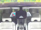 【エマージェンシーブレーキ】走行中に前方の車両等を認識し、衝突しそうな時は警報とブレーキで衝突回避と被害軽減をアシスト。より安全にドライブをお楽しみいただけます。
