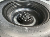 ラゲッジルーム床下にはスペアタイヤを収納しております。