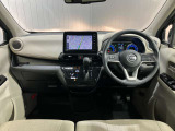 運転席からの視界が左右に広く隅々まではっきりと見えます!クルマの前端も把握しやすく安心です!