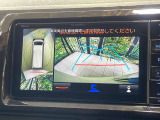 【パノラミックビューモニター】専用のカメラにより、上から見下ろしたような視点で360度クルマの周囲を確認することができます☆死角部分も確認しやすく、狭い場所での切り返しや駐車もスムーズに行えます。