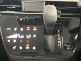 自然に手が届き操作性の良いシフトレバー!