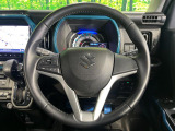 【純正革巻きステアリング】上質な革を使用することで、手にしっかり馴染みとても運転しやすいハンドルです♪