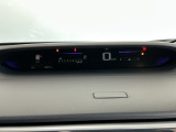メータは先進的なデジタルメーターを採用!ゆっくりと数字が動くのでとても見やすく表示されます!続可能距離等の情報やHonda SENSINGの注意・警告も表示します!