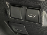 【パワーバックドア】スマートキーや運転席のボタンを押すだけでリアゲートが自動で開閉します!荷物を持っている時や、高い位置にあるバックドアを閉める際に便利な機能です♪