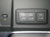 【充電用USB端子】デバイスの充電に便利です。※実際の接続端子は写真で確認or店舗までご気軽にお問合せください♪