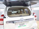 上からでも荷物を積み込めます!とっても使い勝手と大きな荷室スペースを確保しています。
