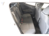 後席シートは分割可倒式。乗せる荷物や乗車人数に合わせて片側ずつ倒すことが出来ます。