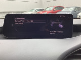 スマートフォンの機能やアプリをクルマ側のユニットで表示、操作することのできるCarPlay/AndroidAutoに対応しています。