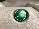 ★ECONスイッチ★ エコドライブを加速しよう!スイッチをONにすると、運転の仕方によるロスを抑え込み燃費をよくするようクルマが頑張ります(*^ー^*)燃費向上にチャレンジ♪