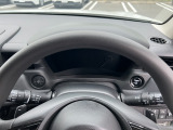 運転席の手元でシフトアップシフトダウンの操作が可能なパドルシフトを装備しています♪