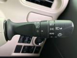 【オートライト】周りの明るさに応じて自動でヘッドライトの点灯・消灯ができる機能です!ライトの付け忘れ・消し忘れなどが無くなり、雨の日や夕方の走行も安心!トンネル通過時も便利ですね♪