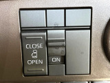 【パワースライドドア】スマートキーや運転席のスイッチでスライドドアの開閉が可能♪電動だから力を入れてドアを開ける必要が無く、小さいお子様でも、重い荷物を持っている時もラクに開け閉めできます♪