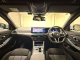☆センターパネルを運転席側に僅かに傾けたBMW独特のインパネ☆【駆け抜ける歓び】はここからもスタートしております☆