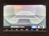 バックでの車庫入れも安心です! リアカメラが付いているバックモニター付のナビを装備しております。操作線もついており距離感も画面から確認できます。