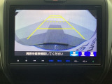 バックでの車庫入れも安心です! リアカメラが付いているバックモニター付のナビを装備しております。操作線もついており距離感も画面から確認できます。