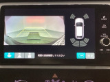 バックでの車庫入れも安心です!リアカメラが付いているバックモニター付のナビディスプレイを装備しております。バンパーについているソナーや、操作線もついており距離感も画面から確認できます。