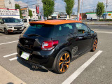 コーナーセンサー付きですので駐車も安心です。
