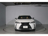 レクサスの厳しい基準とは、まず修復歴の車はございません。初年度7年未満、10万キロ未満など90項目にも及ぶチェックを行い、その基準をクリアした上質なお車だけを展示しております。