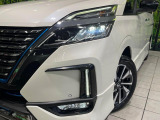 【LEDヘッドライト】悪天候や夜間走行時も良好な視界を確保し安心して運転できる高輝度LEDヘッドライトを装備!点灯速度が早く、消費電力も抑えられています。