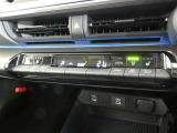 運転席・助手席は、ヒーター&ベンチレーション付シートです。暑い時期も寒い冬も快適に過ごせるうれしい装備です。