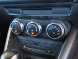 【オートエアコン】これなら車内温度を一定に保ちやすく過ごしやすいです。