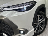 【LEDヘッドライト】悪天候や夜間走行時も良好な視界を確保し安心して運転できる高輝度LEDヘッドライトを装備!点灯速度が早く、消費電力も抑えられています。