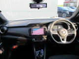 キックスの運転席廻りになります。