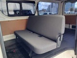 ゆとりある広々とした車内空間は、ドライブを始め買い物やレジャーなど、幅広く活躍します。一人でもみんなとでもお出かけを楽しみましょう!