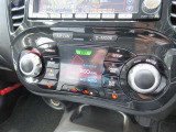 タッチパネル式オートエアコンで温度を設定するだけで快適な車内環境を維持することができます