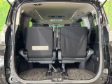 積み下ろしのしやすいデッキにはたっぷりと荷物を積み込んでいただけます。遊びから仕事まで、様々なシーンで頼れます♪