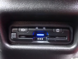 ■【ETC車載器】が装備されています。セットアップをしてお渡しとなり、ETCカードを差し込むだけで高速道路の利用が可能です。