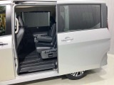 【両側ハンズフリーオートスライドドア】寝ているこどもを抱いていても、荷物を持っていても問題なし!とっても便利です♪