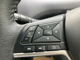 ハンドル左側 便利なナビの操作スイッチ。運転中でも、ハンドルから手を放さずに操作できるので、安全です!