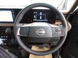 運転が楽しくなる明るく開放的な運転席まわりです。